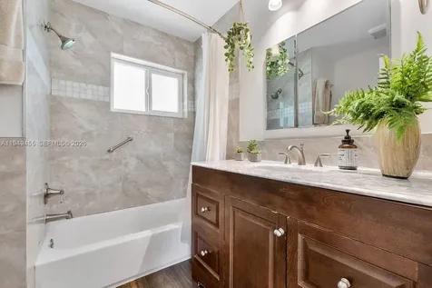 7601 SW 165th Terrace Palmetto Bay FL 33157