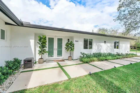 7601 SW 165th Terrace Palmetto Bay FL 33157