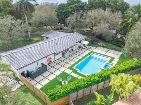 7601 SW 165th Terrace Palmetto Bay FL 33157