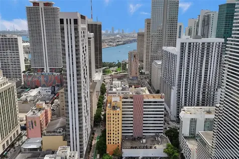 168 SE 1st Street Miami FL 33131