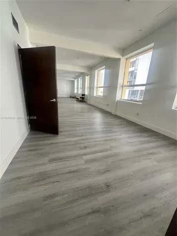 168 SE 1st Street Miami FL 33131