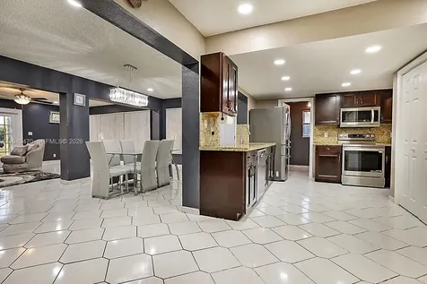 2210 NW 91st Terrace Pembroke Pines FL 33024