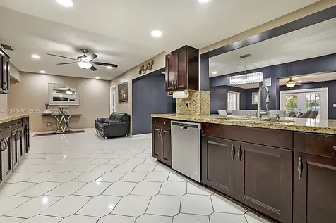 2210 NW 91st Terrace Pembroke Pines FL 33024