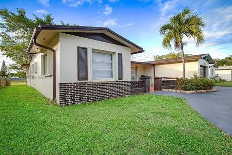 2210 NW 91st Terrace Pembroke Pines FL 33024