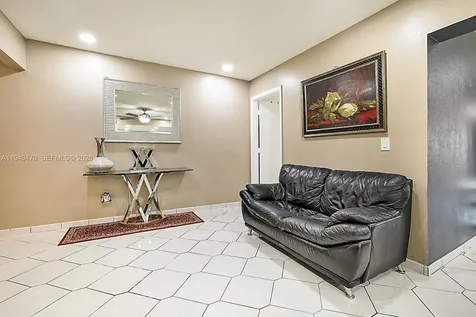 2210 NW 91st Terrace Pembroke Pines FL 33024