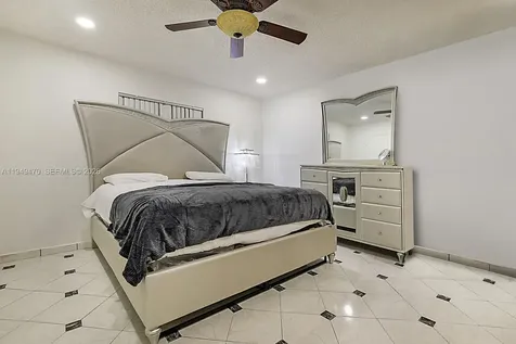 2210 NW 91st Terrace Pembroke Pines FL 33024