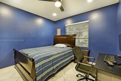 2210 NW 91st Terrace Pembroke Pines FL 33024