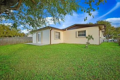 2210 NW 91st Terrace Pembroke Pines FL 33024