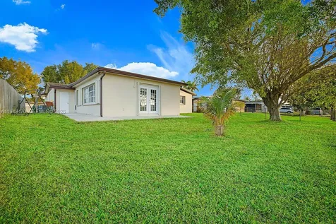 2210 NW 91st Terrace Pembroke Pines FL 33024