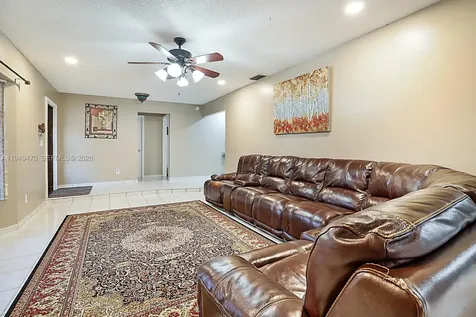 2210 NW 91st Terrace Pembroke Pines FL 33024