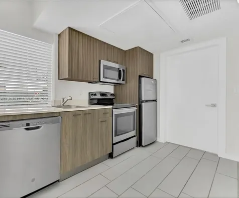 740 Meridian Avenue Miami Beach FL 33139