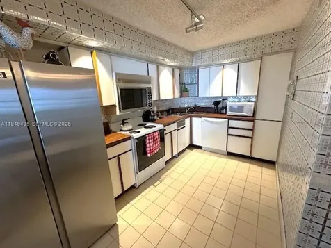 6423 Collins Avenue Miami Beach FL 33141