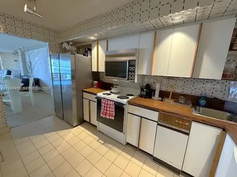 6423 Collins Avenue Miami Beach FL 33141