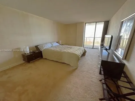 6423 Collins Avenue Miami Beach FL 33141