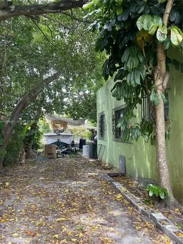 1120 NW 31st Street Miami FL 33127