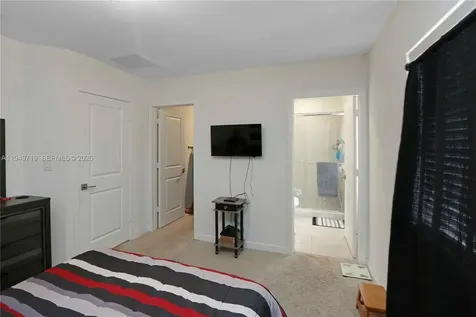 2432 SE 10th Court Homestead FL 33035