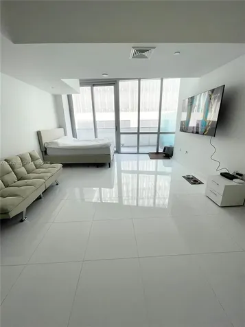 851 NE 1st Avenue Miami FL 33132