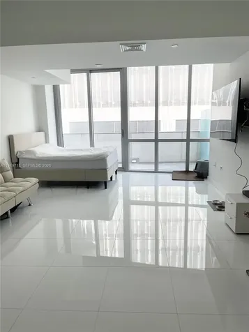 851 NE 1st Avenue Miami FL 33132
