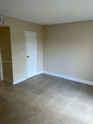 5221 Geneva Way Doral FL 33166