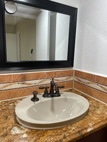 7075 NW 186th Street Hialeah FL 33015