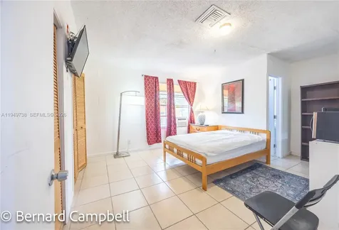 Hallandale Beach FL 33009