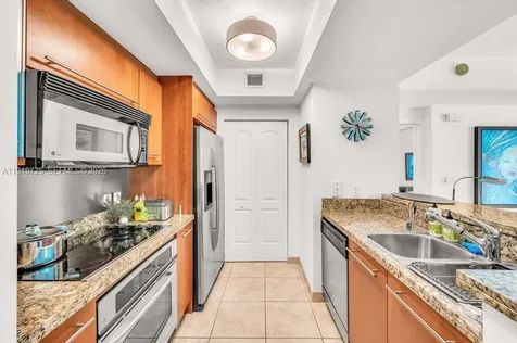 110 Washington Avenue Miami Beach FL 33139