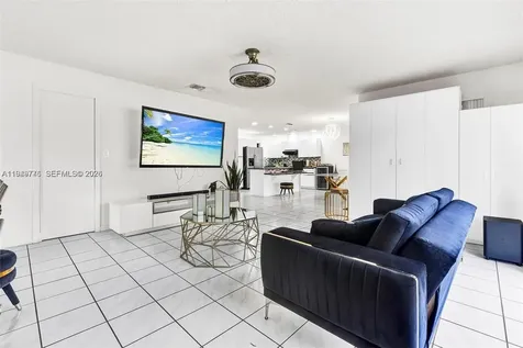 806 NE 6th Street Hallandale Beach FL 33009