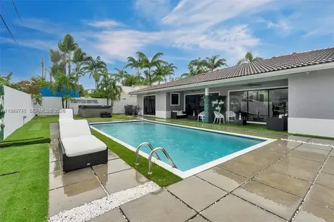 806 NE 6th Street Hallandale Beach FL 33009