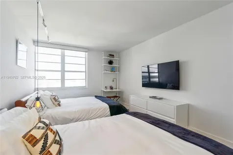 100 Lincoln Road Miami Beach FL 33139