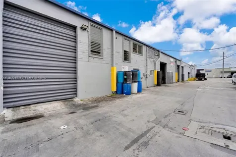 3904 NW 32nd Avenue Miami FL 33142
