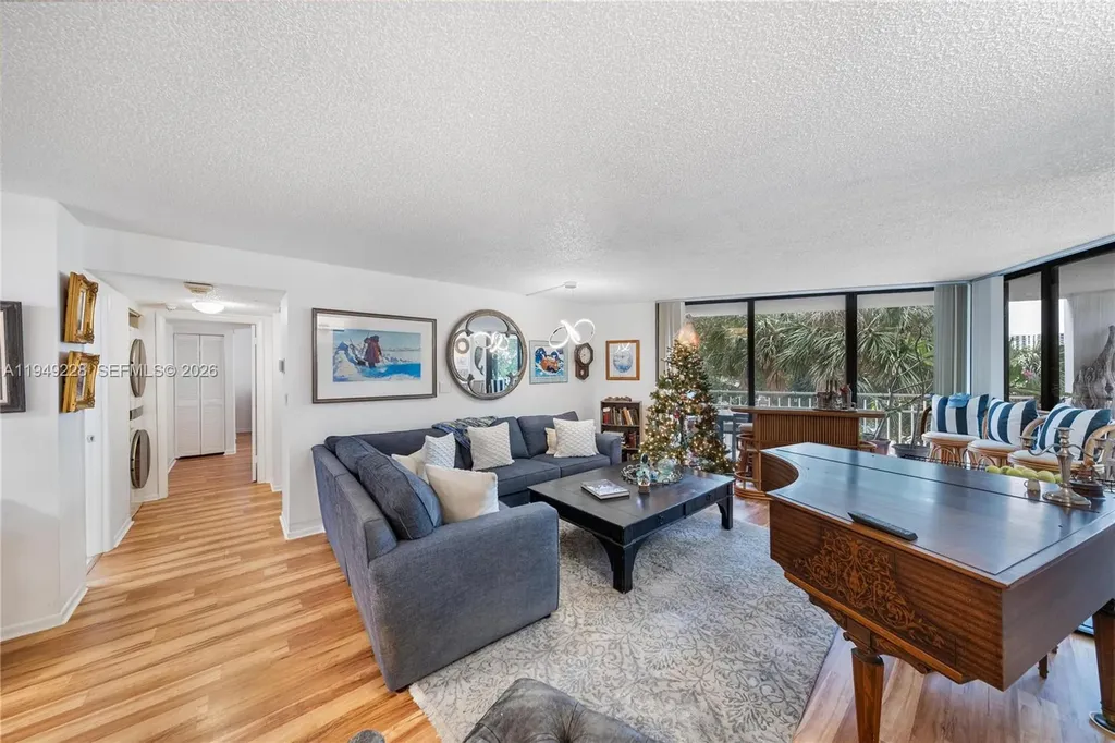 4000 Towerside Terrace Miami FL 33138