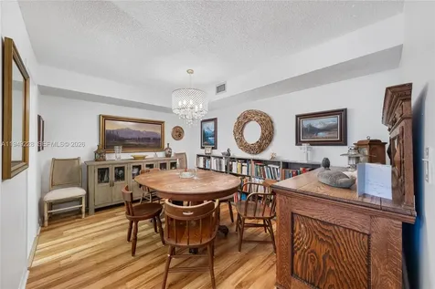 4000 Towerside Terrace Miami FL 33138