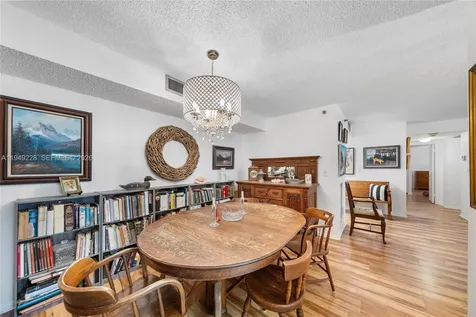 4000 Towerside Terrace Miami FL 33138