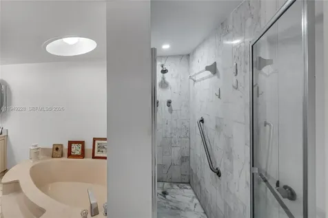 4000 Towerside Terrace Miami FL 33138