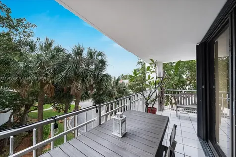 4000 Towerside Terrace Miami FL 33138