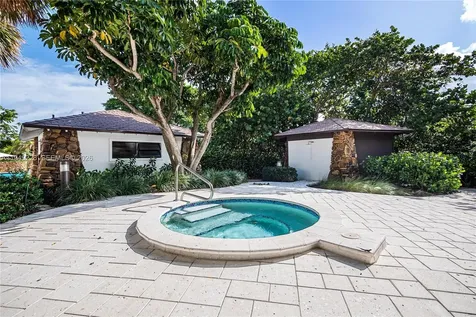4000 Towerside Terrace Miami FL 33138