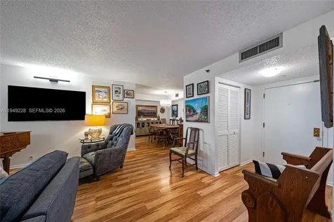 4000 Towerside Terrace Miami FL 33138