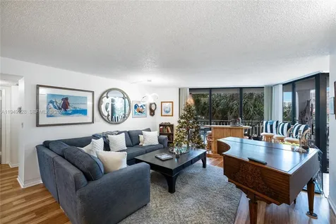 4000 Towerside Terrace Miami FL 33138