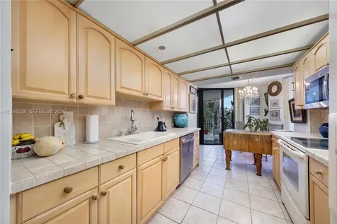 4000 Towerside Terrace Miami FL 33138