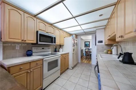 4000 Towerside Terrace Miami FL 33138