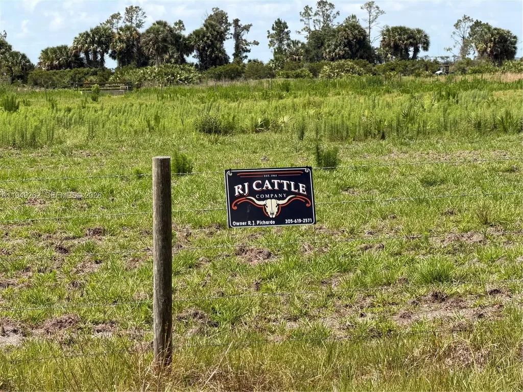 27325 NW 72 Okeechobee FL 34972