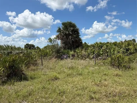 27325 NW 72 Okeechobee FL 34972
