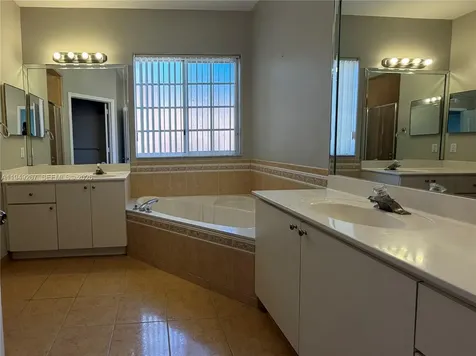 15364 SW 32nd Terrace Miami FL 33185