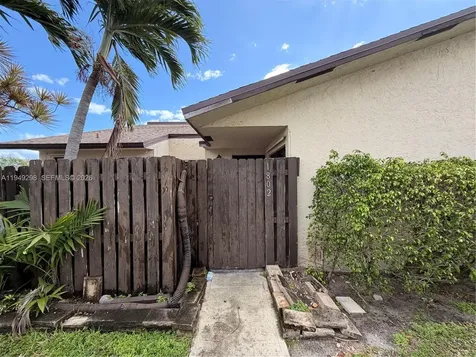 1802 Waterview Circle Palm Springs FL 33461