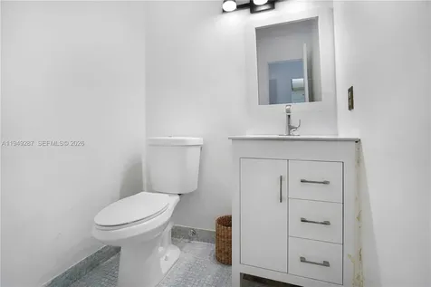 7925 Carlyle Avenue Miami Beach FL 33141