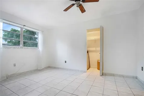 7925 Carlyle Avenue Miami Beach FL 33141