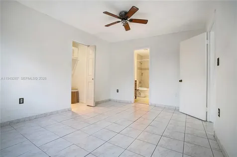 7925 Carlyle Avenue Miami Beach FL 33141