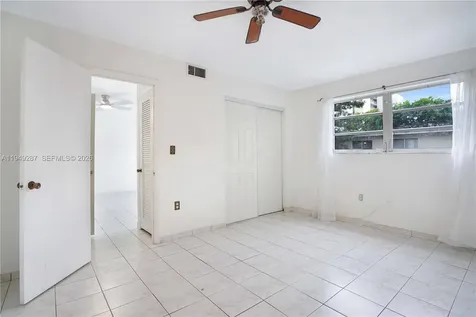 7925 Carlyle Avenue Miami Beach FL 33141