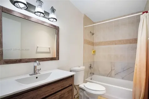 7925 Carlyle Avenue Miami Beach FL 33141