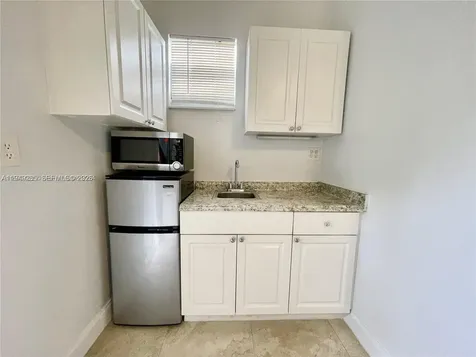 712 SW 5th Court Hallandale Beach FL 33009